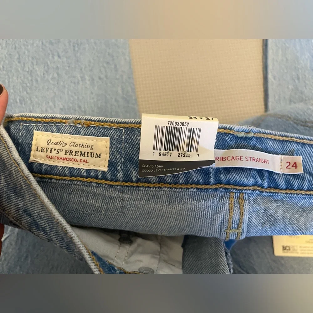 Levi's Ribcage Straight Ankle 24x27 NWT - Picture 10 of 13